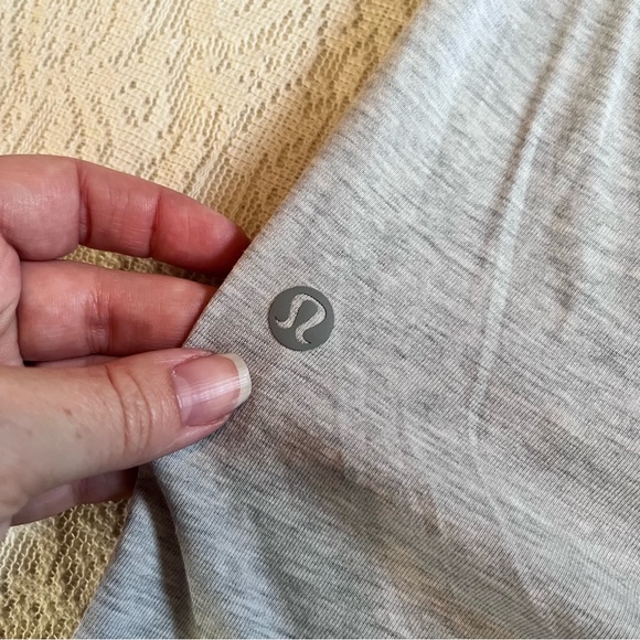 Lululemon Men’s Bodhi short sleeve two tone short sleeve tee - Picture 6 of 7